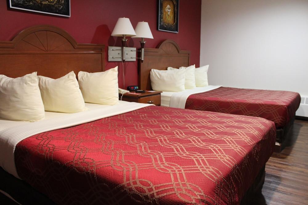 Hotel Super 8 By Wyndham Pembroke Extérieur photo