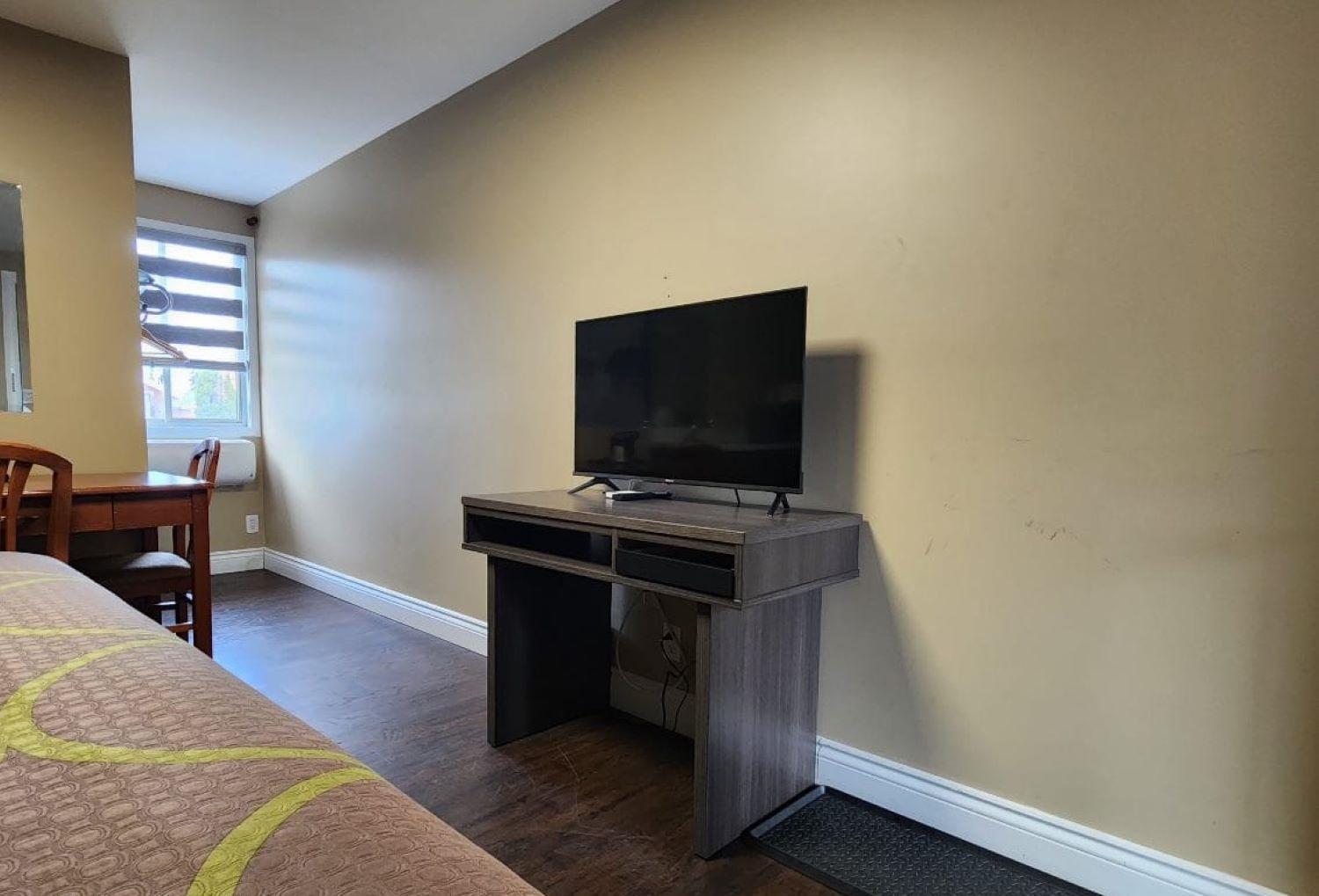 Hotel Super 8 By Wyndham Pembroke Extérieur photo